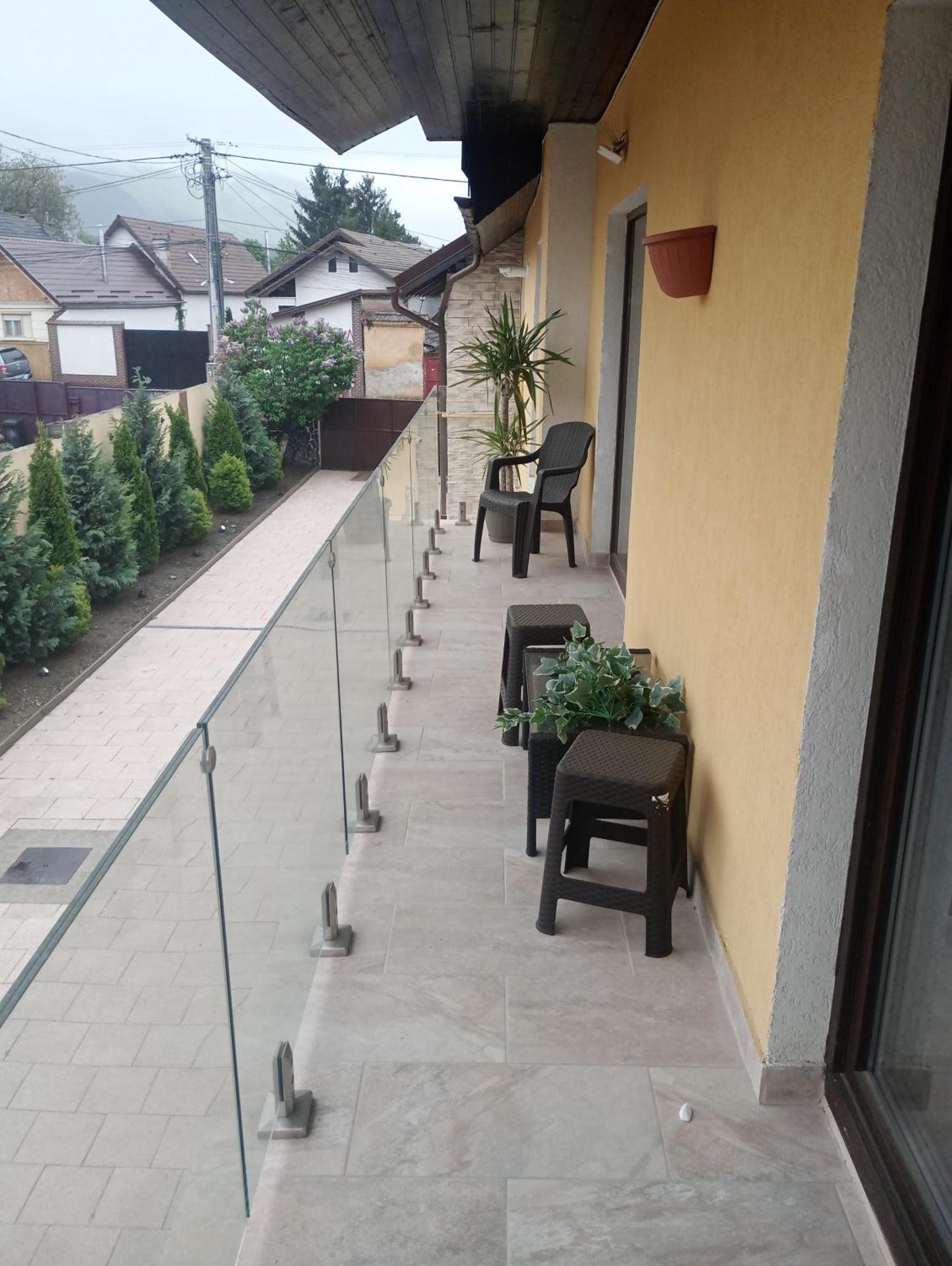 Izabella Guest House Săcele エクステリア 写真